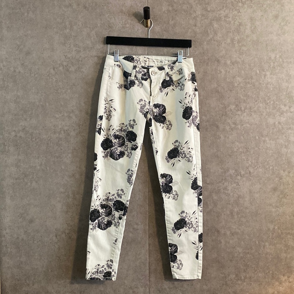 American Eagle Outfitters White Floral Jeggings